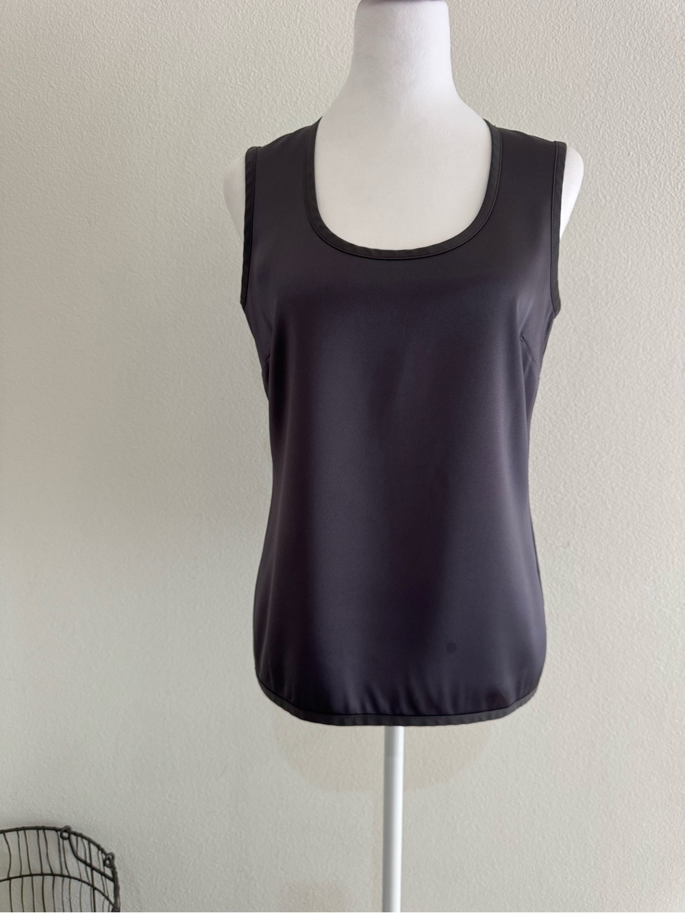St. John Black Scoop Neck Stretch Tank